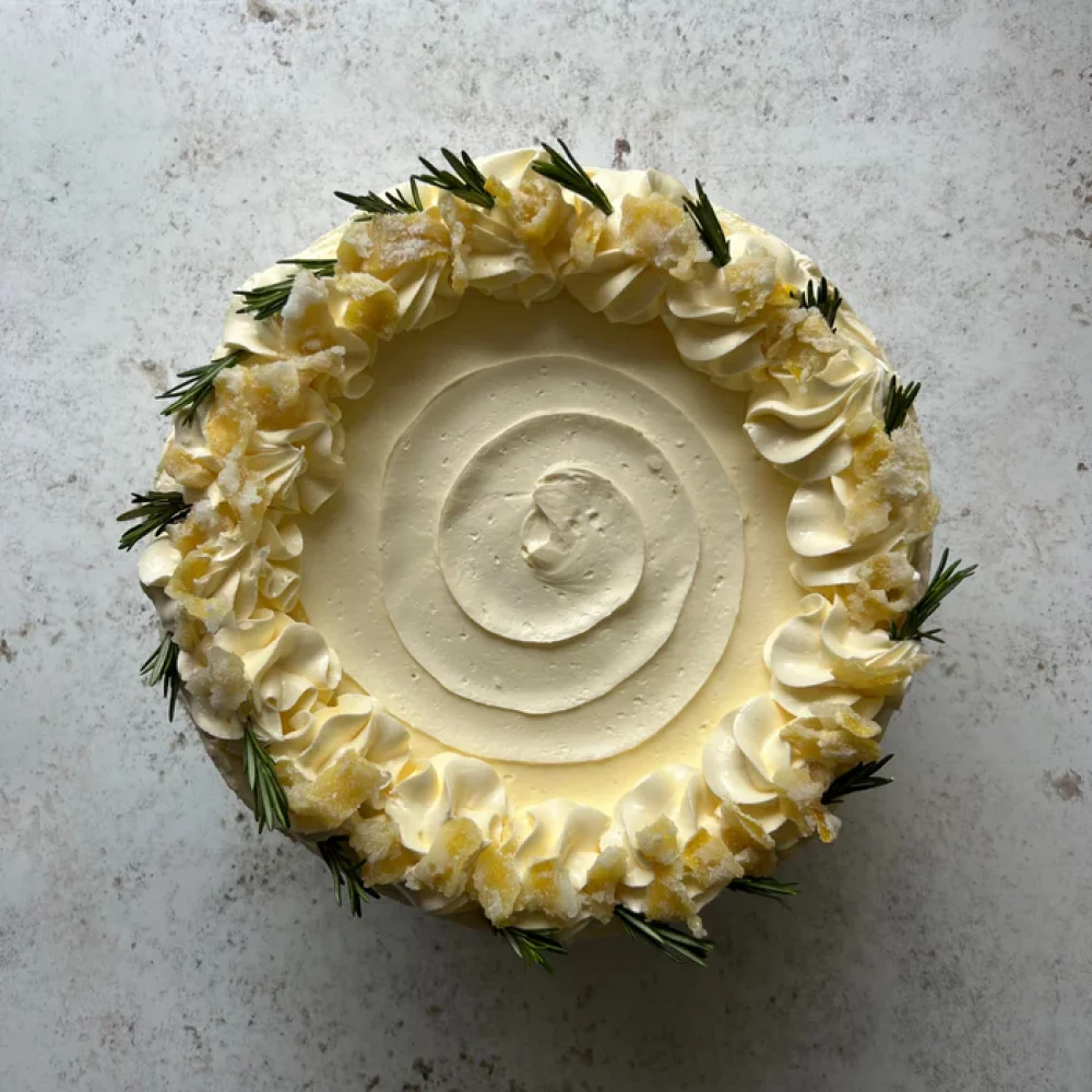 Ekopod glamping site - Lemon and Elderflower cake